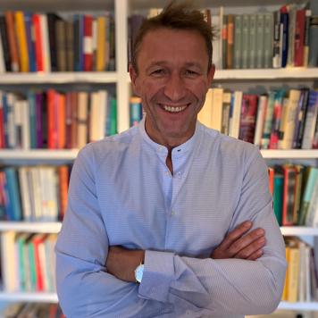 Prof. Dr. Robert Folger